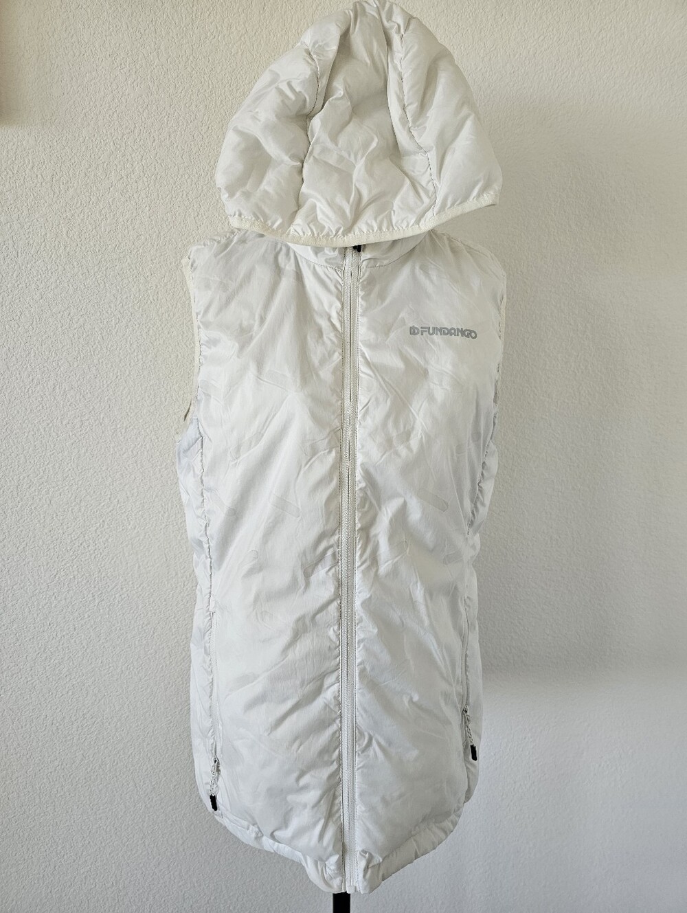 Fundango White Hooded Puffer Vest Geometric Baffles Full Zip Lightweight XL